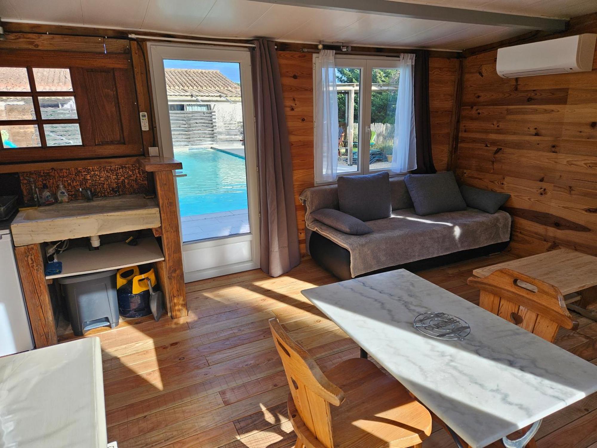 Chalet Banane Devant Piscine, A 6Km Du Festival De Piano De La Roque D'Antheron Rognes المظهر الخارجي الصورة
